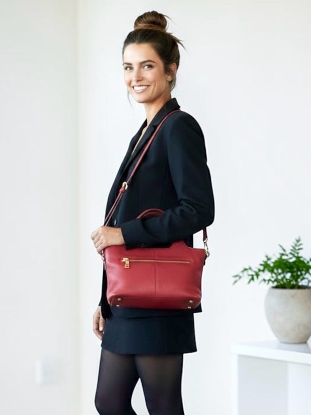 NEW Kattee Cowhide Wine Leather Crossbody Bag